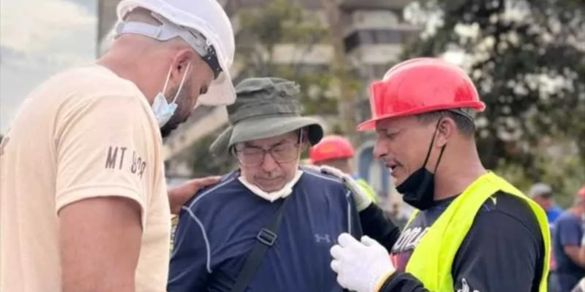 Logistics Coordination with Rescue Teams in the Field